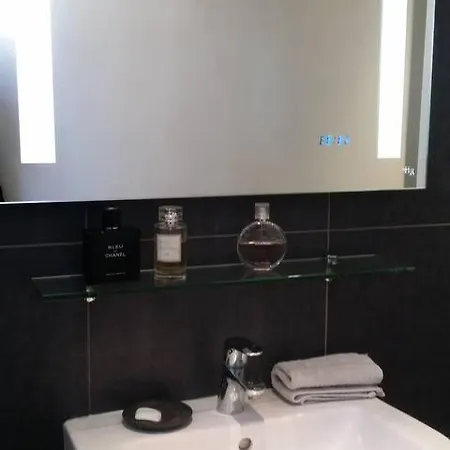 Nice Five Flat Near Bastille